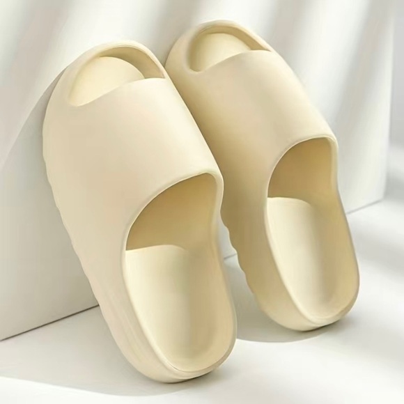 Women's Footwear | Solid Platform | Pillow Slippers | EVA Slides | Anti-slip - Picture 4 of 15